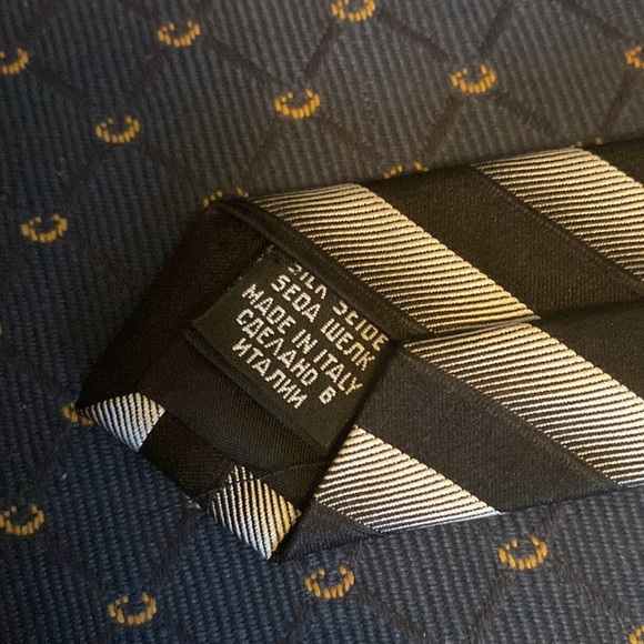 Boss tie very nice style . Made in Italy - Picture 3 of 7